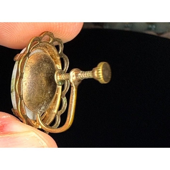 Vintage Porcelain Victorian Courting Couple Screw Back Elegant Gold Tone - Picture 2 of 5